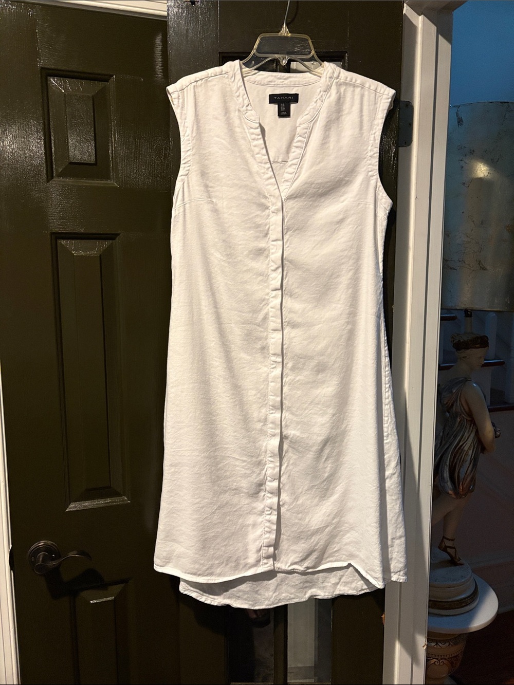 Tahari White Sleeveless V-Neck Button-Front Shift Dress